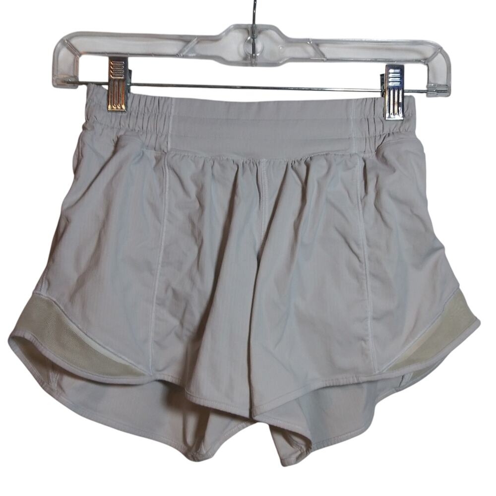 Lululemon Hotty Hot High-Rise Lined Short 2" Bone White Stripes Pockets Sz 4 T